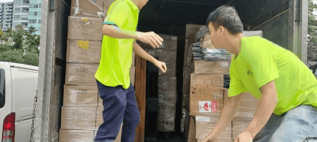 Professional Furniture Movers - Sheng Fa Movers